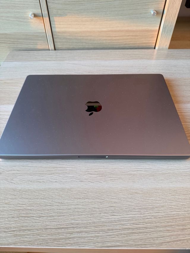 MacBook Pro 16 M1 Pro argento