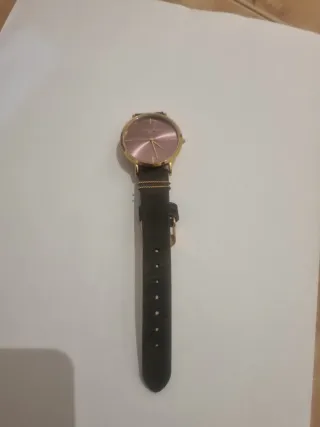 Reloj dorado y rosa