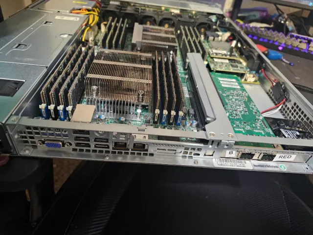 Servidor Supermicro 1U 1028R-WC1R