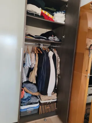 Armario de habitación madera