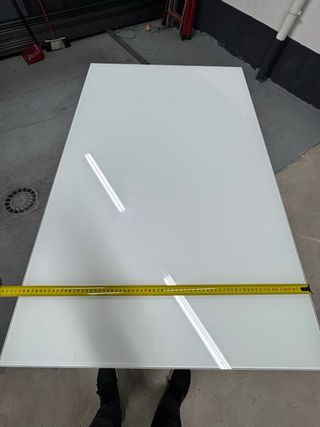 Mesa extensible blanca con 4 sillas