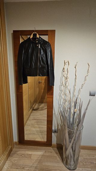 Cazadora cuero Massimo Dutti con etiqueta