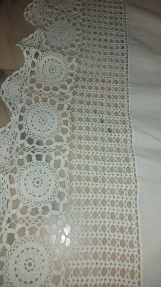 Tovaglia ricamata con 12 tovaglioli