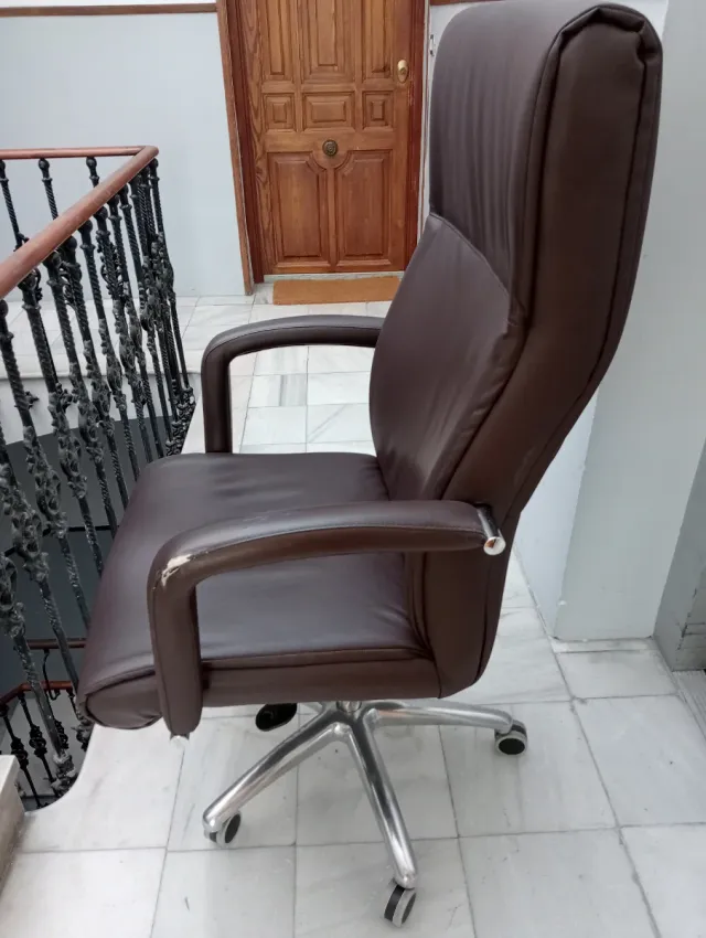 Silla  sillón giratoria regulable
