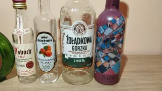 Collezione di set di bottiglie di liquore