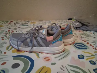 Deportivas Adidas niña grises y rosas