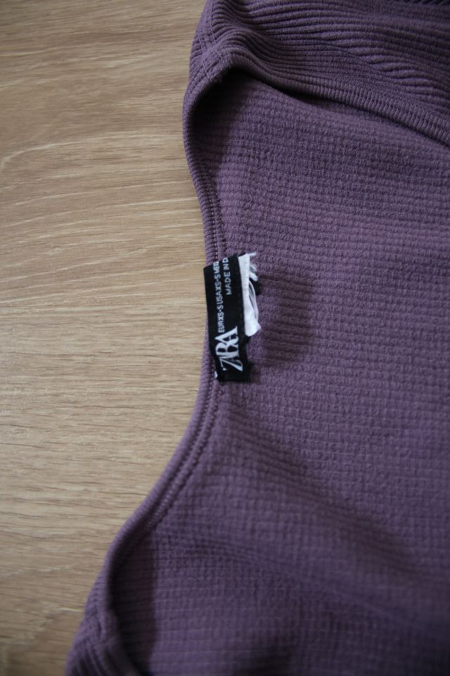 Top Crop Zara Morado Manga Larga Talla XS
