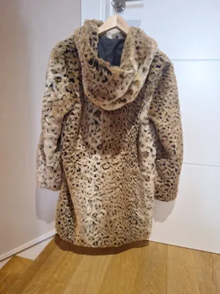 Abrigo Bimba y Lola leopardo con capucha