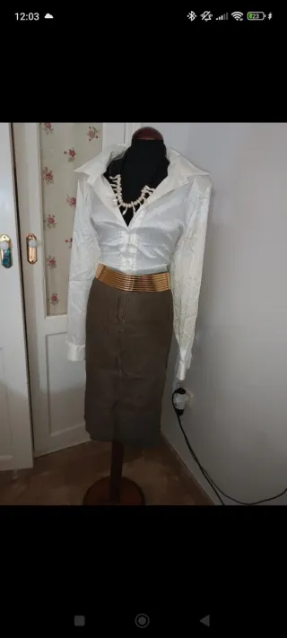 Falda marrón botones laterales