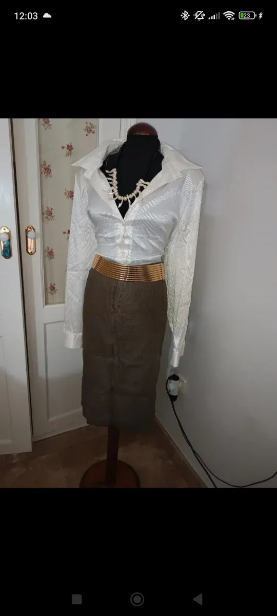 Falda marrón botones laterales