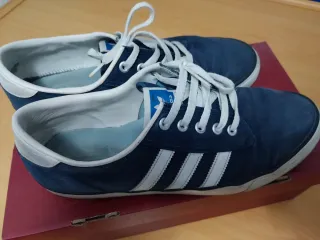 Zapatillas Adidas Talla 47 Azul y Blanco