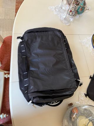 Mochila Viaje 40L The North Face Negra