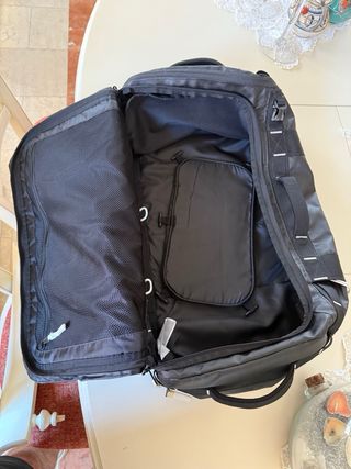 Mochila Viaje 40L The North Face Negra