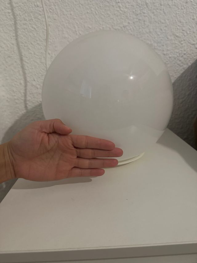 Lámpara de mesa redonda Ikea