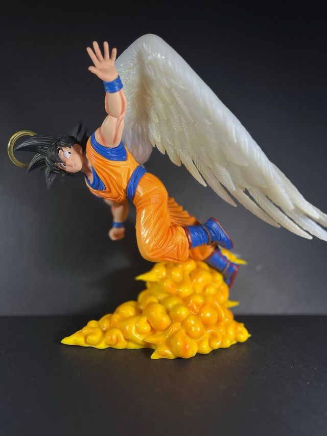 Figura Goku con Alas 27cm Dragon Ball