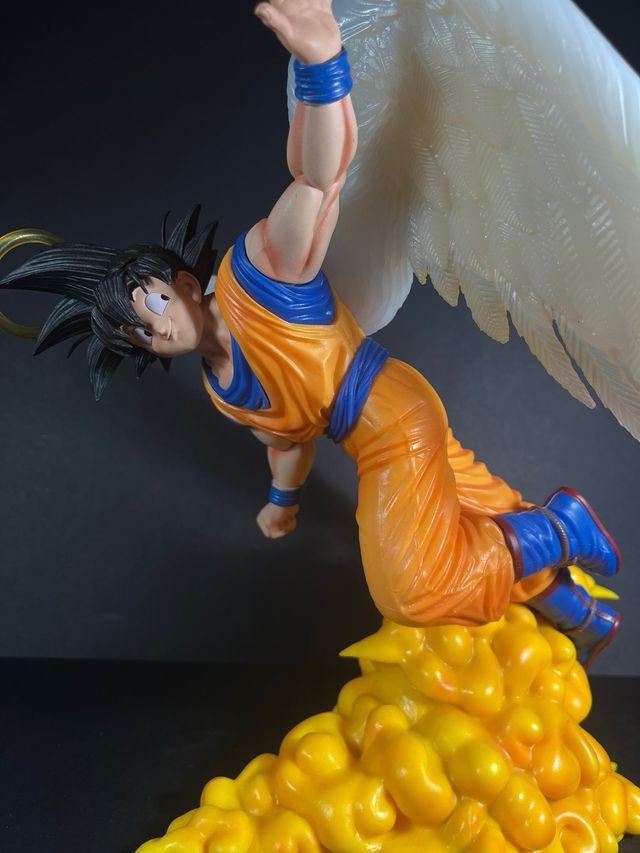 Figura Goku con Alas 27cm Dragon Ball
