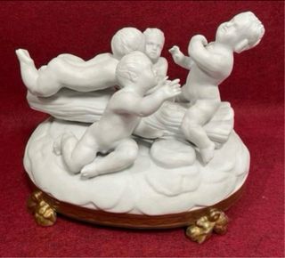 GRUPO DE QUERUBINES, ANGELOTES PORCELANA BISCUIT