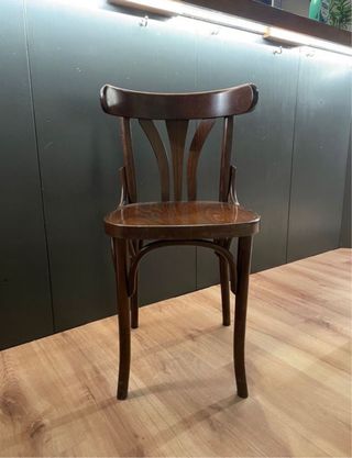 Silla de madera estilo Thonet