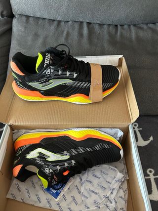 Zapatillas Joma pádel/tenis negras y naranjas