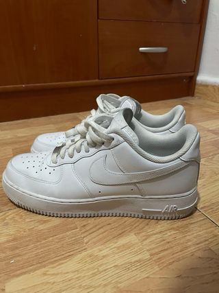 Vendo Dos pares de zapatillas 