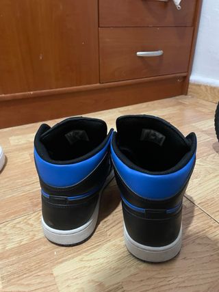 Vendo Dos pares de zapatillas 