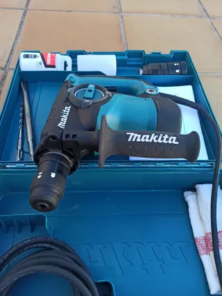 Martillo  MAKITA HR2811FT
