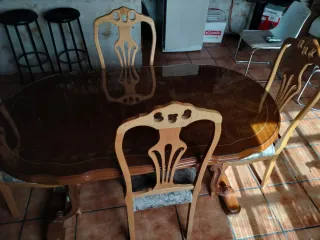 Mesa de comedor y 4 sillas