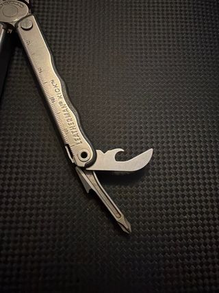 Leatherman Kick multiherramienta