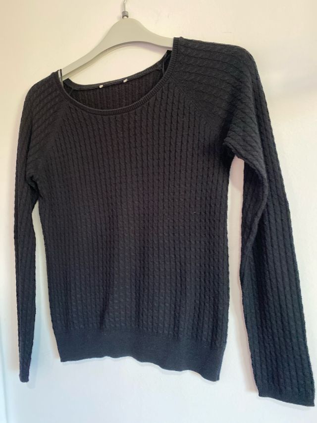 Jersey azul marino tejido trenzado