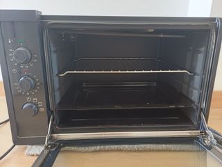 Mini horno eléctrico negro