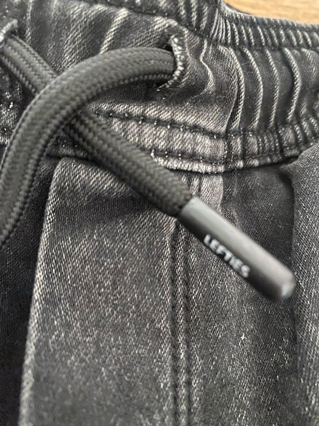 Pantalón tejano negro