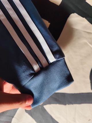 Sudadera Adidas cremallera gris y azul