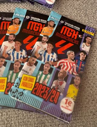 15 Sobres Megacracks 2023/24 Lamíne yamal Rookie