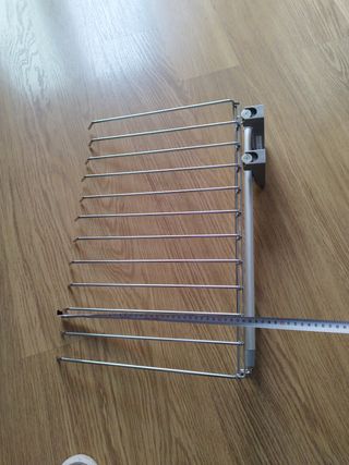 Pantalonero metálico colocación derecha