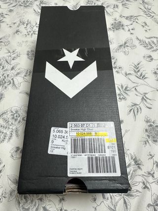 Converse Rojas Talla 42,5 NUEVAS SIN ESTRENAR 