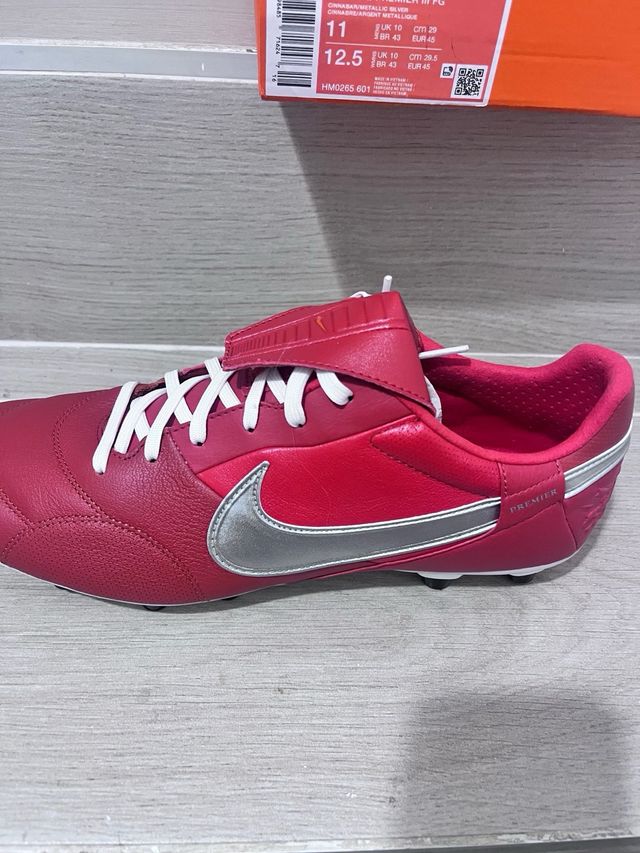 Botas de fútbol Nike Premier III Nuevas Talla 45