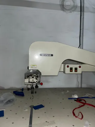 Máquina cortar tela Sewmaq
