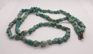 Collana con pietre di crisoprasio