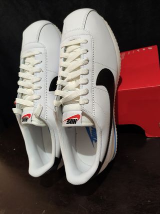 Nike Cortez Blancas y Negras Hombre