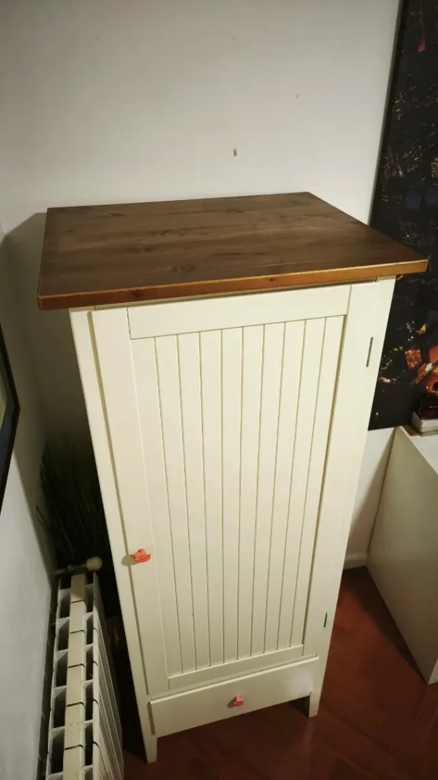 Armario infantil blanco y madera