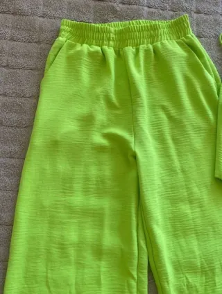 Conjunto Top y Pantalón Verde Neón
