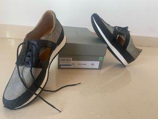 Scarpe dal design unico di Slack London