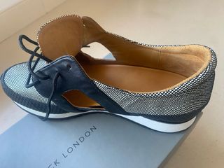 Scarpe dal design unico di Slack London