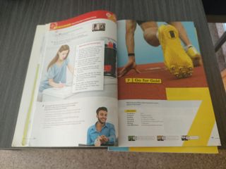 2 Libros de ingles de primero de bachillerato