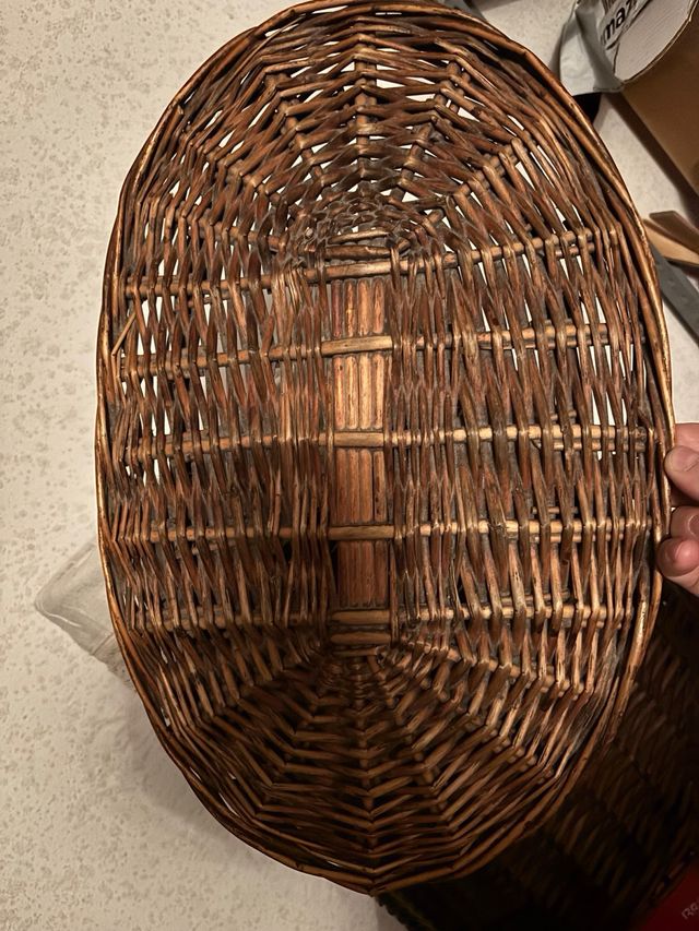 Cesto de mimbre con forro de tela