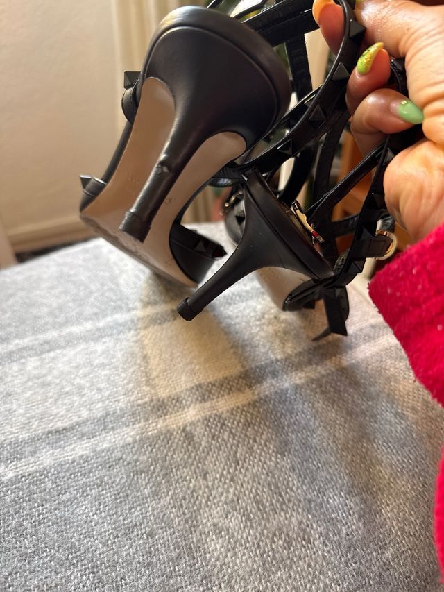 Zapatos de tacón Valentino negros . GaravanI