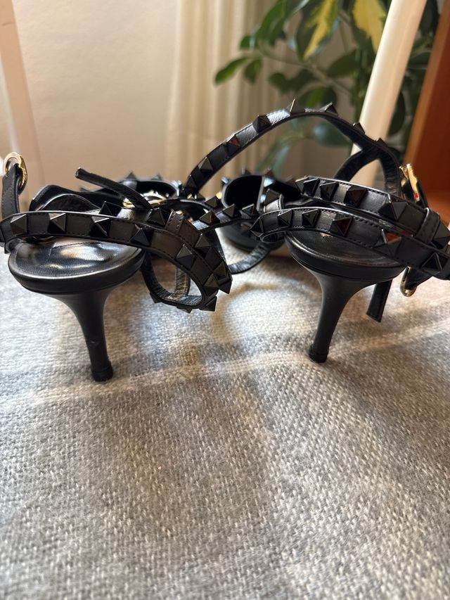 Zapatos de tacón Valentino negros . GaravanI