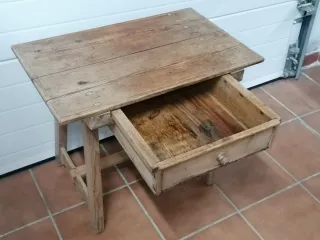 Mesa tocinera antigua