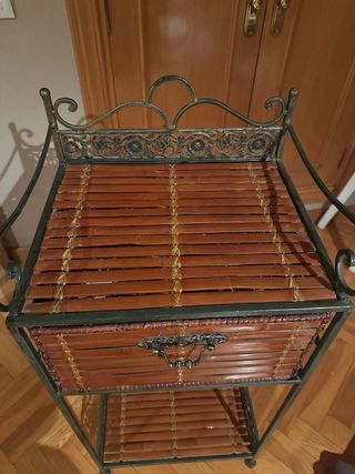 Mesilla auxiliar bambú y metal