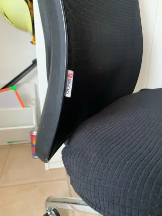Silla de oficina ergonómica Shihoo Negra